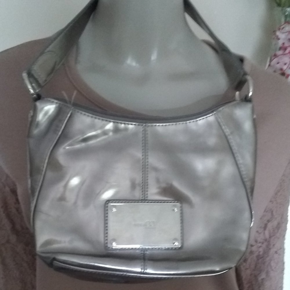 Nine & Co. Silvery Metallic Purse    SO CUTE !!